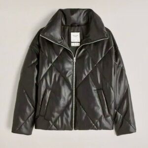 Abercrombje & Fitch Oversized Vegan Leather Quilted Puffer Jacket in BLACK
